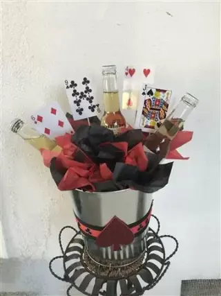 SILLAS Y MESAS PARA SU EVENTO