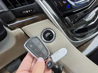 Cadillac Escalade 2018 Luxury 4dr SUV
