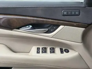 Cadillac Escalade 2018 Luxury 4dr SUV
