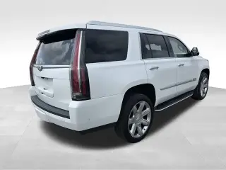 Cadillac Escalade 2018 Luxury 4dr SUV