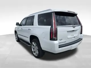 Cadillac Escalade 2018 Luxury 4dr SUV