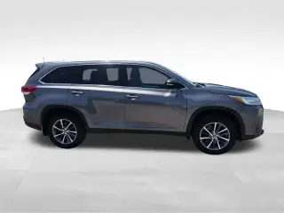 Toyota Highlander 2019 AWD SE 4dr SUV