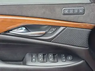 Cadillac Escalade 2019 Luxury 4dr SUV