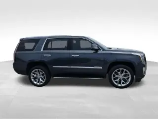 Cadillac Escalade 2019 Luxury 4dr SUV