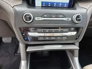 Ford Explorer 2020 AWD Platinum 4dr SUV