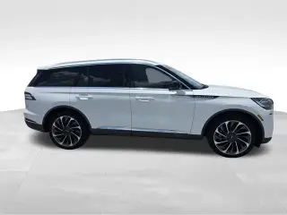 Lincoln Aviator 2021 AWD Reserve 4dr SUV