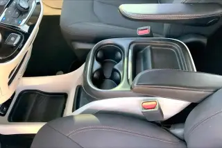 Chrysler Pacifica 2018 Touring Plus 4dr Mini-Van