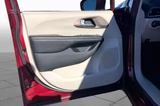 Chrysler Pacifica 2018 Touring Plus 4dr Mini-Van