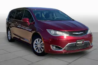 Chrysler Pacifica 2018 Touring Plus 4dr Mini-Van
