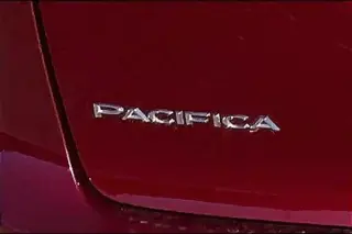 Chrysler Pacifica 2018 Touring Plus 4dr Mini-Van