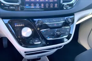 Chrysler Pacifica 2018 Touring Plus 4dr Mini-Van