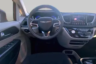 Chrysler Pacifica 2018 Touring Plus 4dr Mini-Van