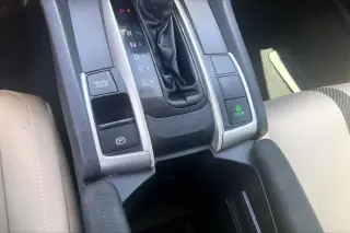 Honda Civic 2018 LX 4dr Sedan CVT