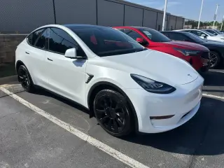 Tesla Model Y 2023 AWD 4dr Crossover