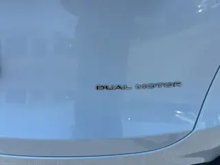 Tesla Model Y 2023 AWD 4dr Crossover