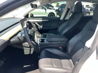 Tesla Model Y 2023 AWD 4dr Crossover