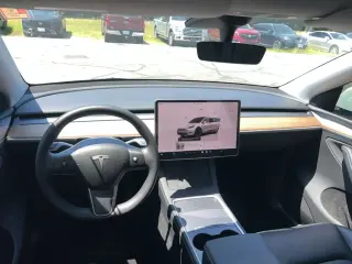 Tesla Model Y 2023 AWD 4dr Crossover
