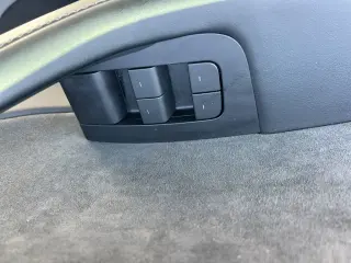 Tesla Model Y 2023 AWD 4dr Crossover