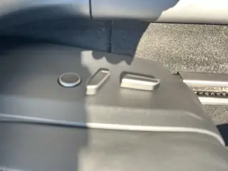 Tesla Model Y 2023 AWD 4dr Crossover