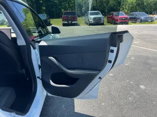 Tesla Model Y 2023 AWD 4dr Crossover