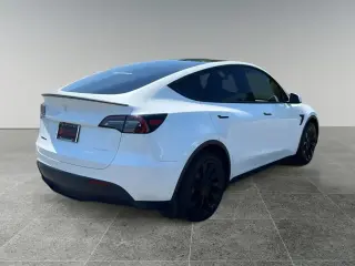 Tesla Model Y 2023 AWD 4dr Crossover