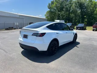 Tesla Model Y 2023 AWD 4dr Crossover
