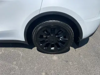 Tesla Model Y 2023 AWD 4dr Crossover