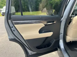 Toyota Highlander 2023 LE 4dr SUV