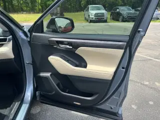 Toyota Highlander 2023 LE 4dr SUV