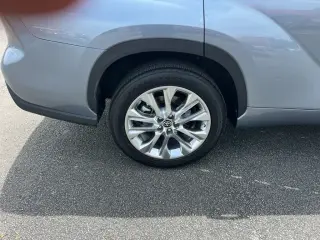 Toyota Highlander 2023 LE 4dr SUV