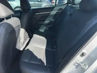 Hyundai ELANTRA 2018 SEL 4dr Sedan (US)