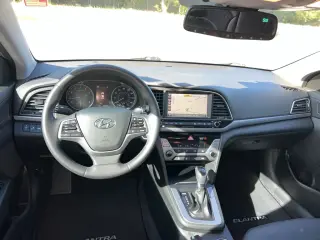 Hyundai ELANTRA 2018 SEL 4dr Sedan (US)