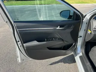 Hyundai ELANTRA 2018 SEL 4dr Sedan (US)