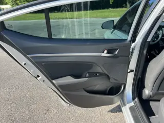 Hyundai ELANTRA 2018 SEL 4dr Sedan (US)