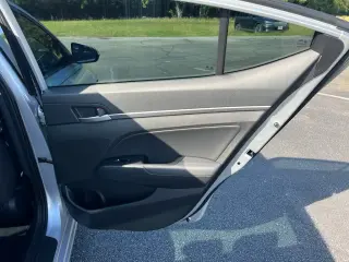 Hyundai ELANTRA 2018 SEL 4dr Sedan (US)