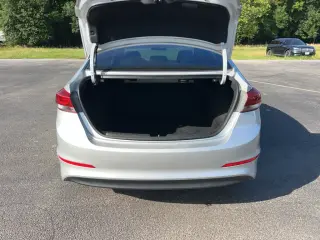 Hyundai ELANTRA 2018 SEL 4dr Sedan (US)