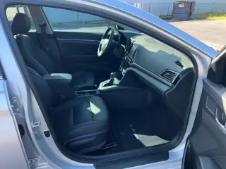 Hyundai ELANTRA 2018 SEL 4dr Sedan (US)