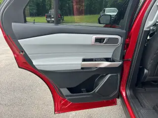 Ford Explorer 2024 XLT 4dr SUV
