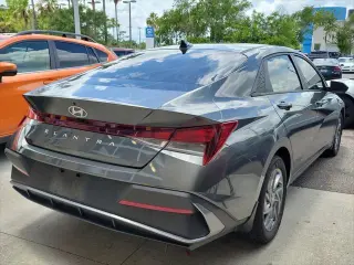 Hyundai ELANTRA 2024 SEL 4dr Sedan