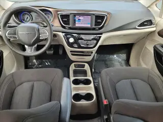 Chrysler Voyager 2023 LX 4dr Mini-Van
