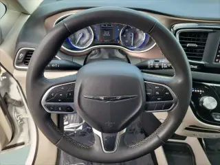 Chrysler Voyager 2023 LX 4dr Mini-Van