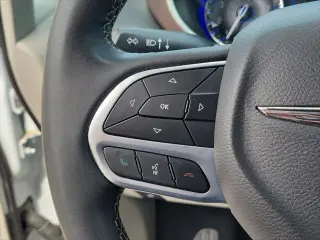 Chrysler Voyager 2023 LX 4dr Mini-Van