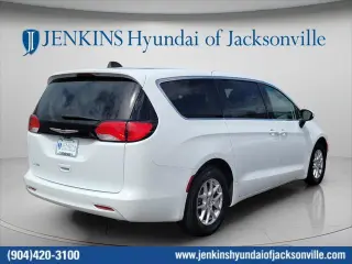 Chrysler Voyager 2023 LX 4dr Mini-Van