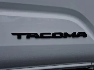Toyota Tacoma 2024 4x4 SR5 4dr Double Cab 5.0 ft SB