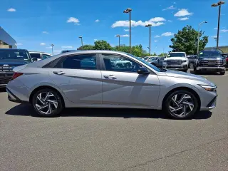 Hyundai ELANTRA 2025 SEL Sport 4dr Sedan