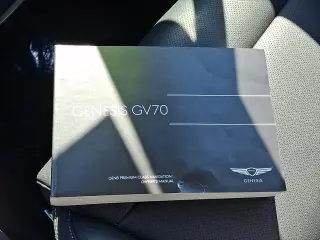 Genesis GV70 2025 AWD 2.5T Standard 4dr SUV