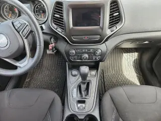 Jeep Cherokee 2019 4x4 Latitude 4dr SUV
