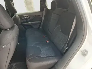 Jeep Cherokee 2019 4x4 Latitude 4dr SUV