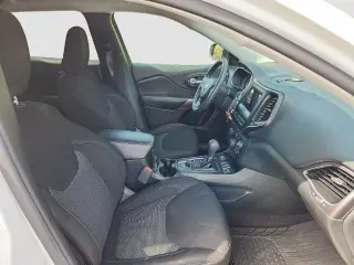 Jeep Cherokee 2019 4x4 Latitude 4dr SUV