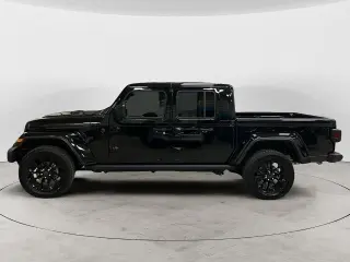 Jeep Gladiator 2025 4x4 Big Bear 4dr Crew Cab 5.0 ft. SB